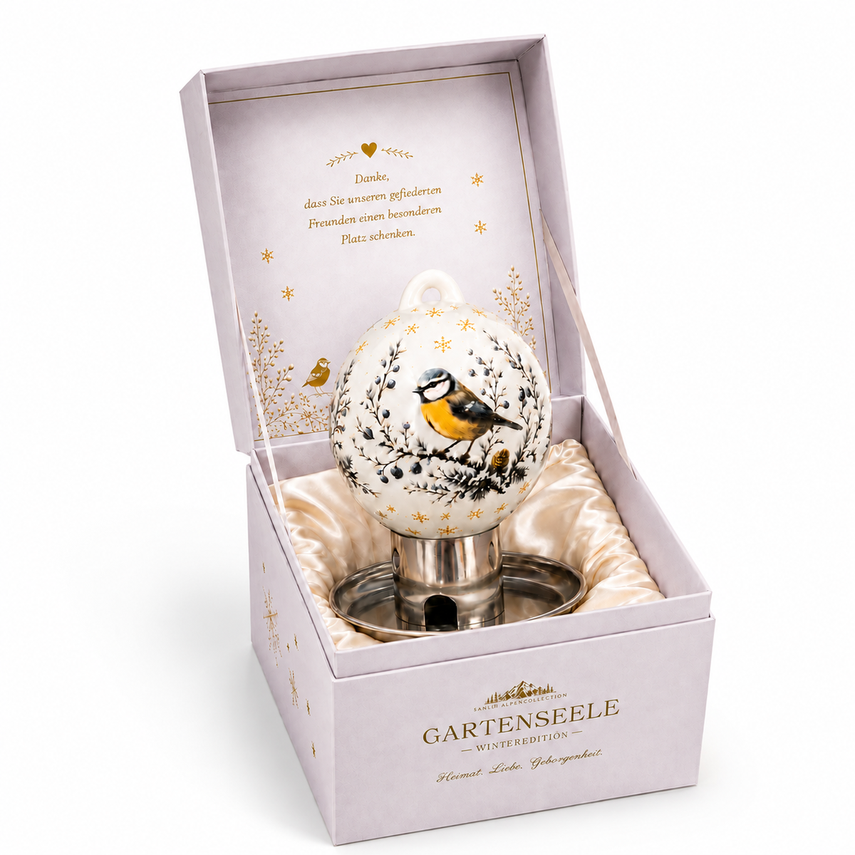 Weiße Premium Vogelfutterkugel mit Blaumeisen-Motiv in hochwertiger Geschenkverpackung